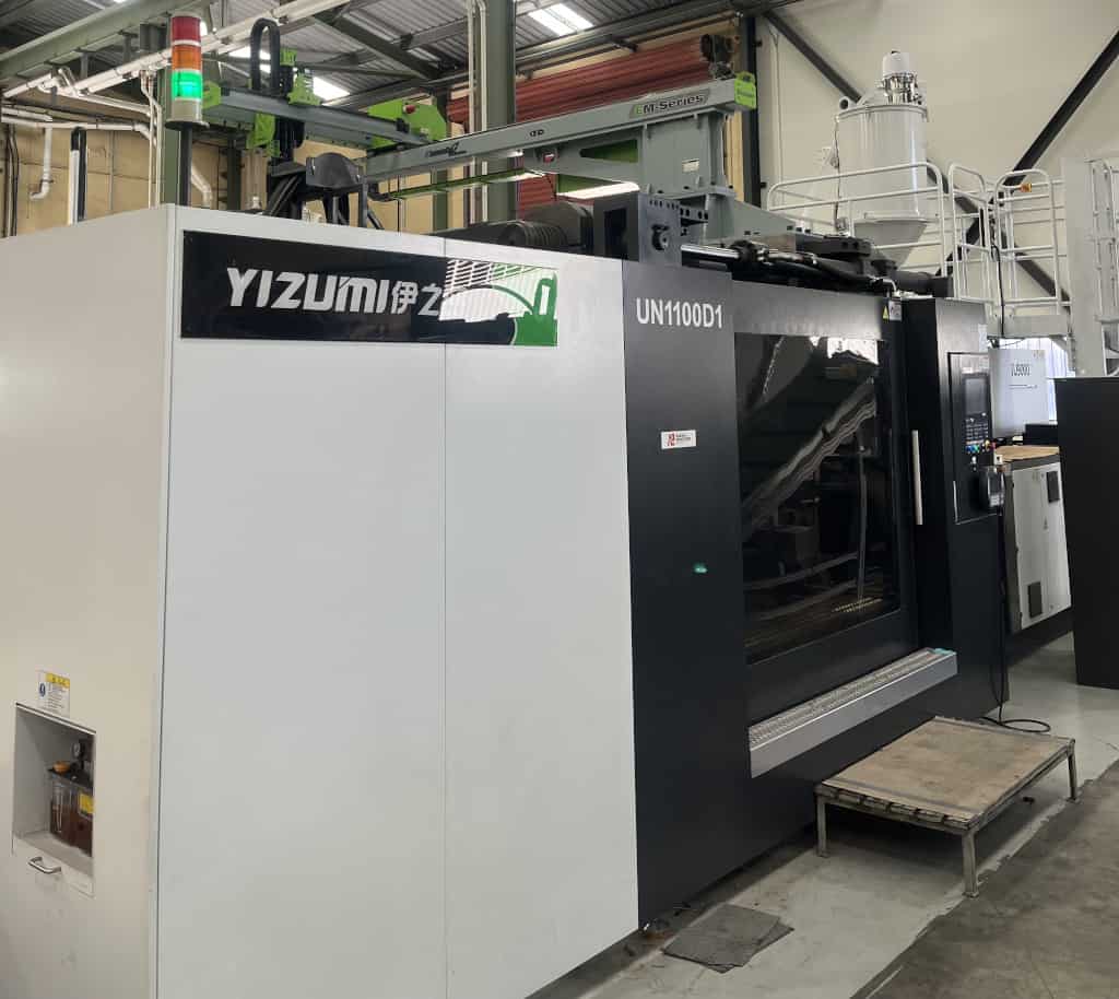 Yizumi 1100 Tonne injection moulding machine